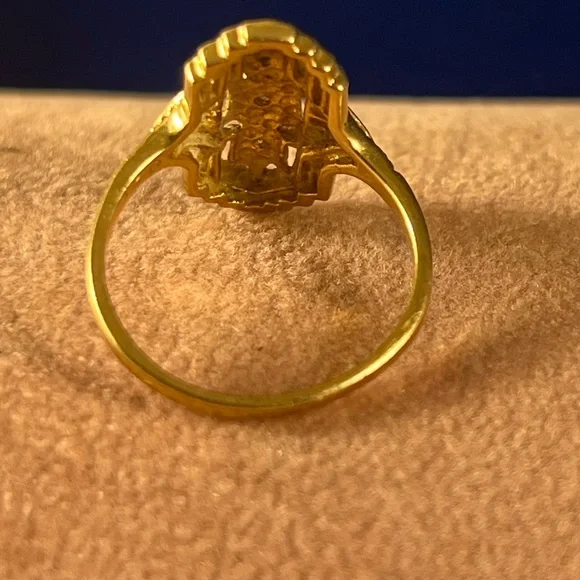 Size 5 10kt gold ring - Picture 4 of 6